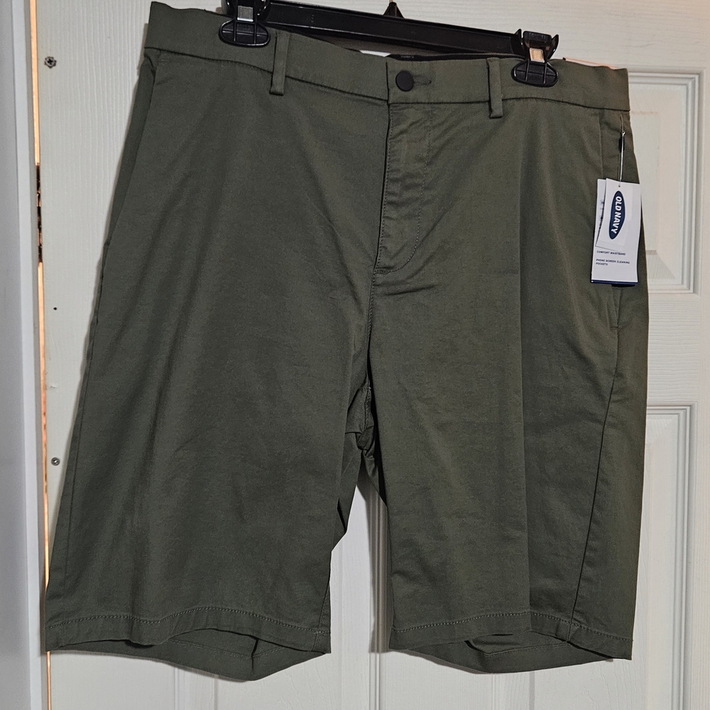 Old Navy Olive Flat Front Men's Shorts